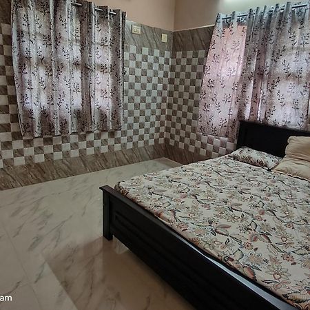 Selvams Home Stay Thiruchendur Exterior photo